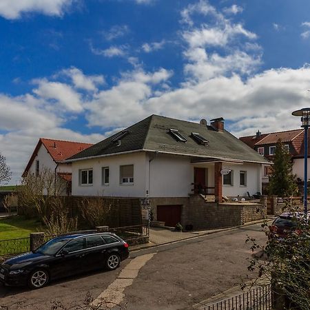 Hotel-Pension Am Rosarium Sangerhausen Exterior foto
